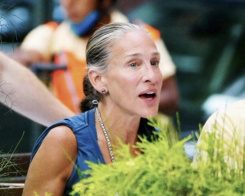 若fans要求合照,Sarah會叫對方先介紹自己,再慢慢開始與對方傾談。