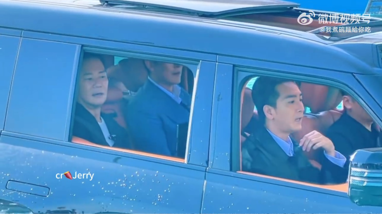 馬國明、張兆輝表現好奇。