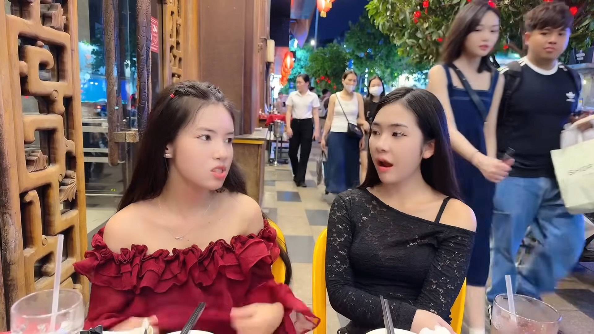 越南YouTuber的影片中見到混血肥仔與丁丁影踪。