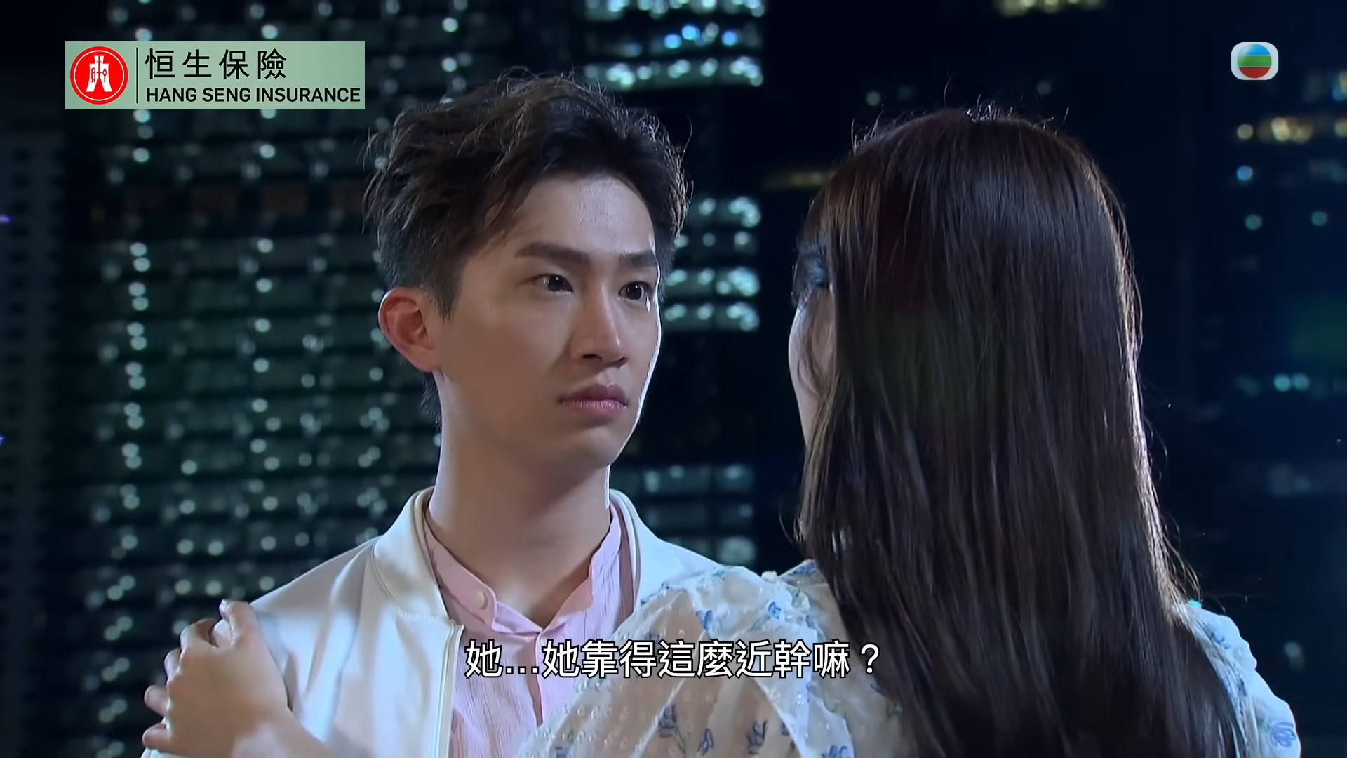 每當葉蒨文與曾展望在劇中有親暱舉動,曾展望都會耳仔紅。