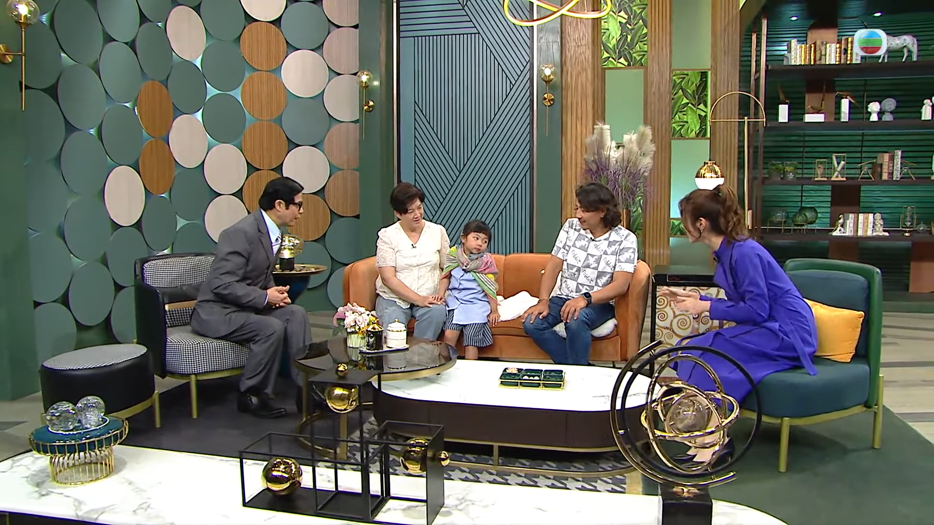 黃澤鋒表示在進行人工受孕前,一家人及醫生團隊是商量過很多次才決定進行。