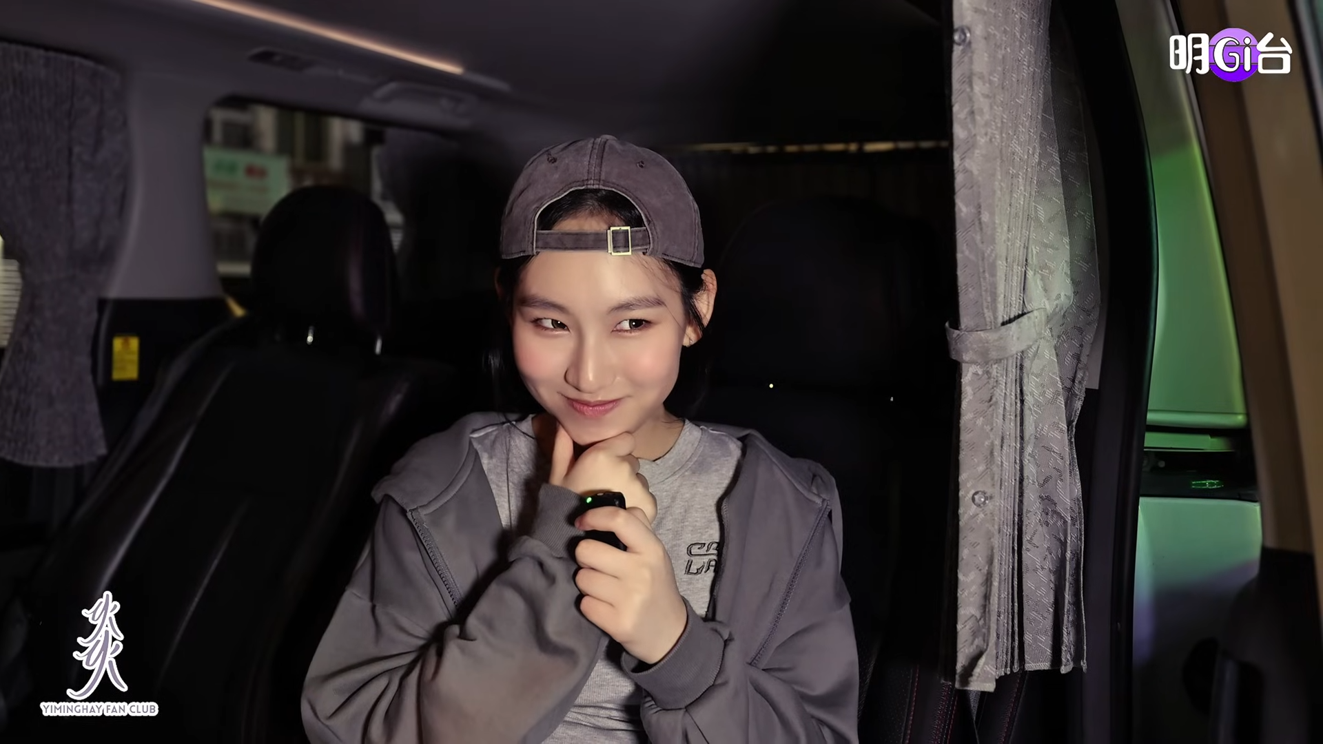 憑《聲夢傳奇》火速爆紅的炎明熹(Gigi),有傳因為續約問題而被TVB「雪」足一年,工作更徹底清零。