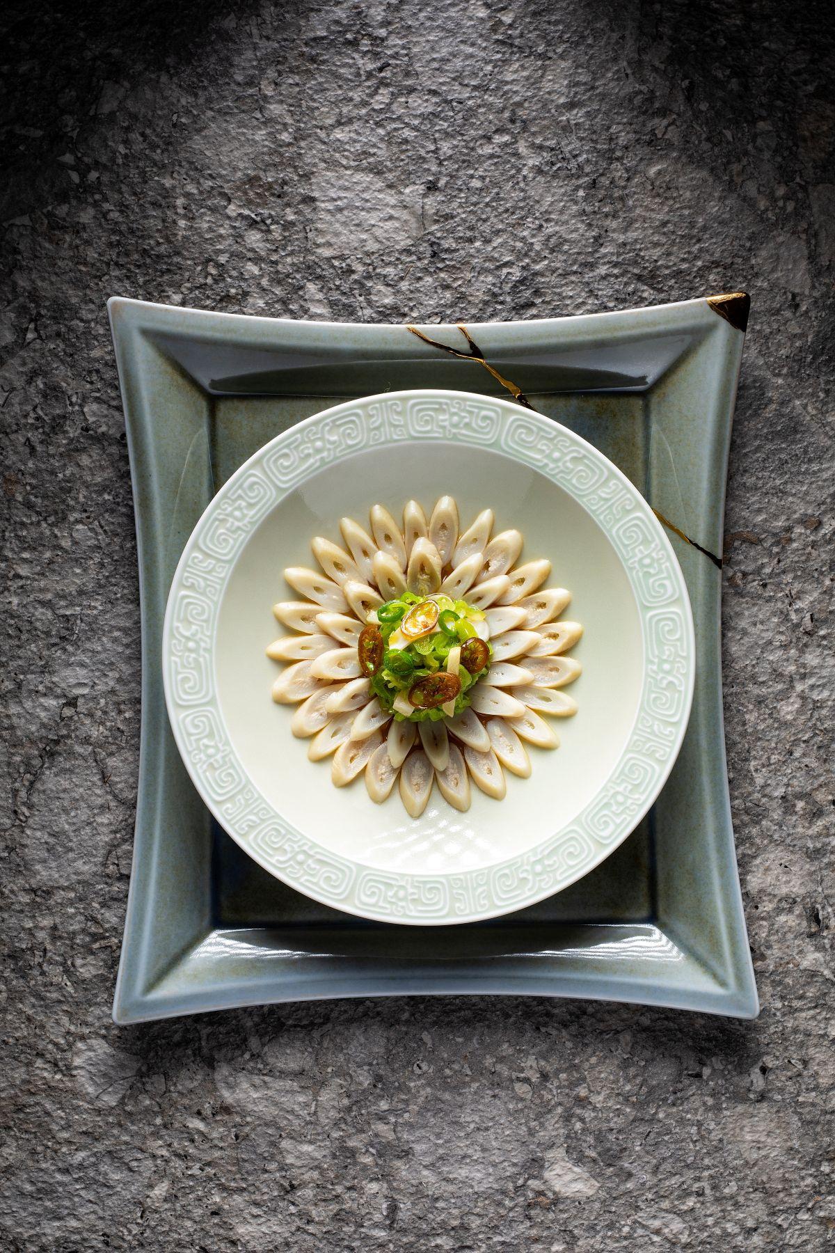 永招牌菜蟶子配雲南皺皮椒及海茸