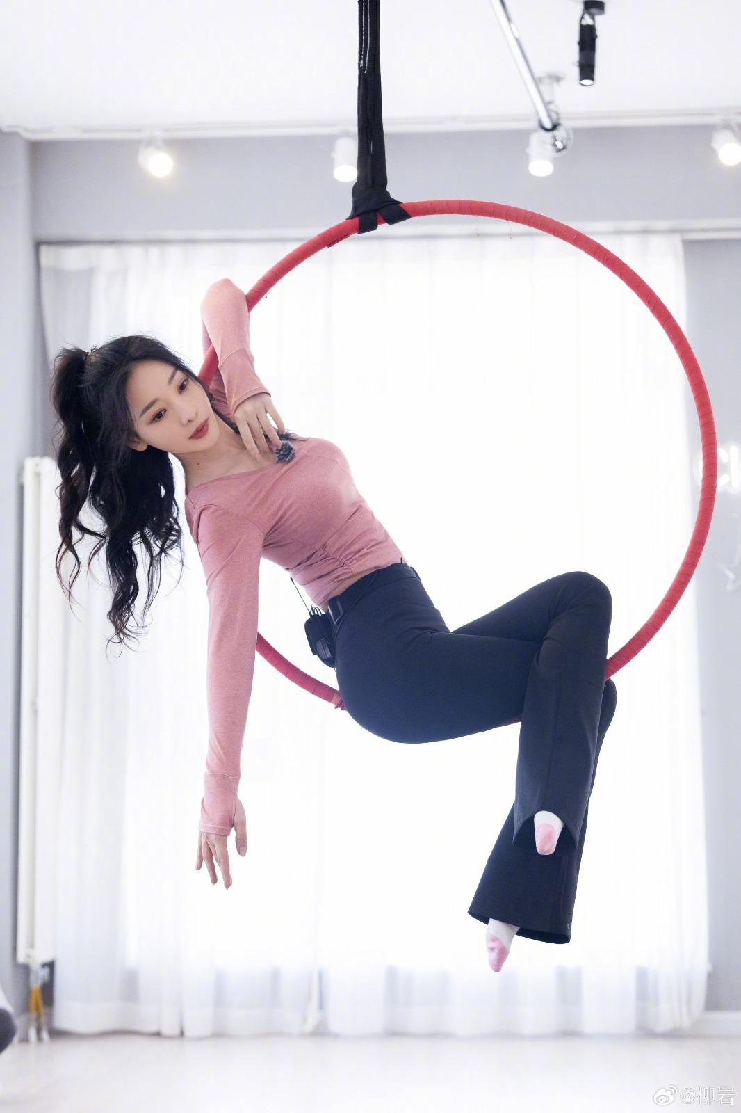 女星柳岩曾在劉亦菲主演的陸劇《夢華錄》中飾演孫三娘。