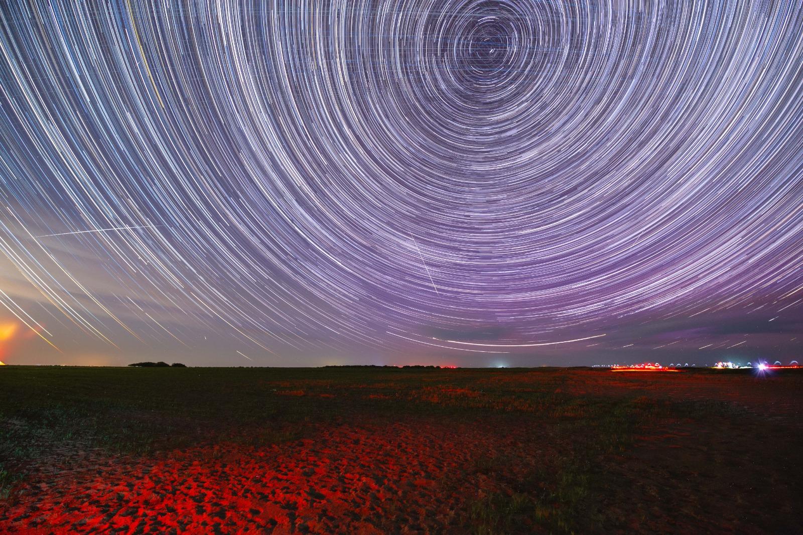 受地磁暴影響,黑龍江出現粉紅色及紫色極光。(新華社)