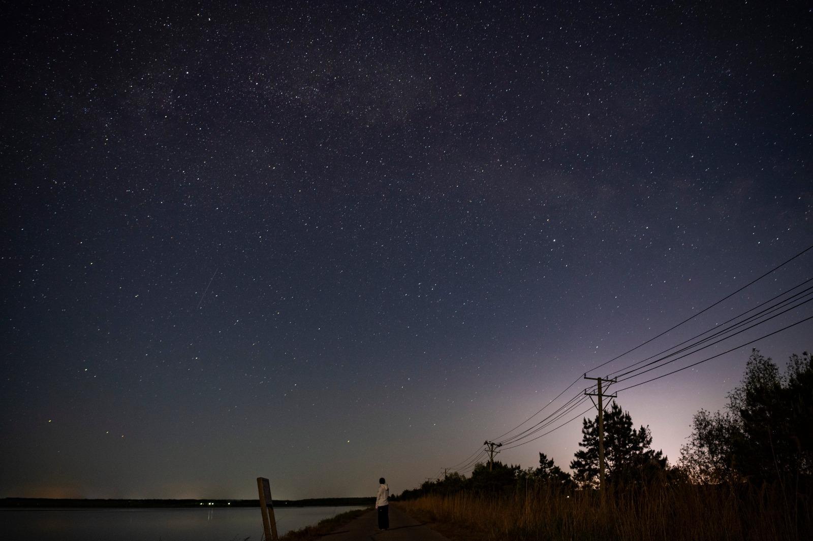 受地磁暴影響,黑龍江出現粉紅色及紫色極光。(新華社)