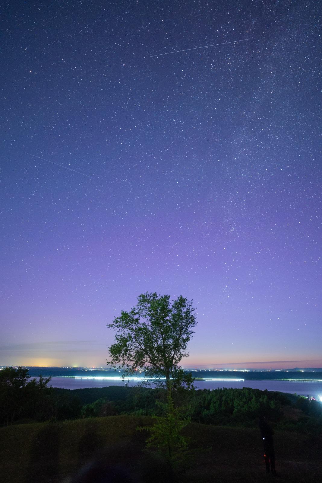 受地磁暴影響,黑龍江出現粉紅色及紫色極光。(新華社)