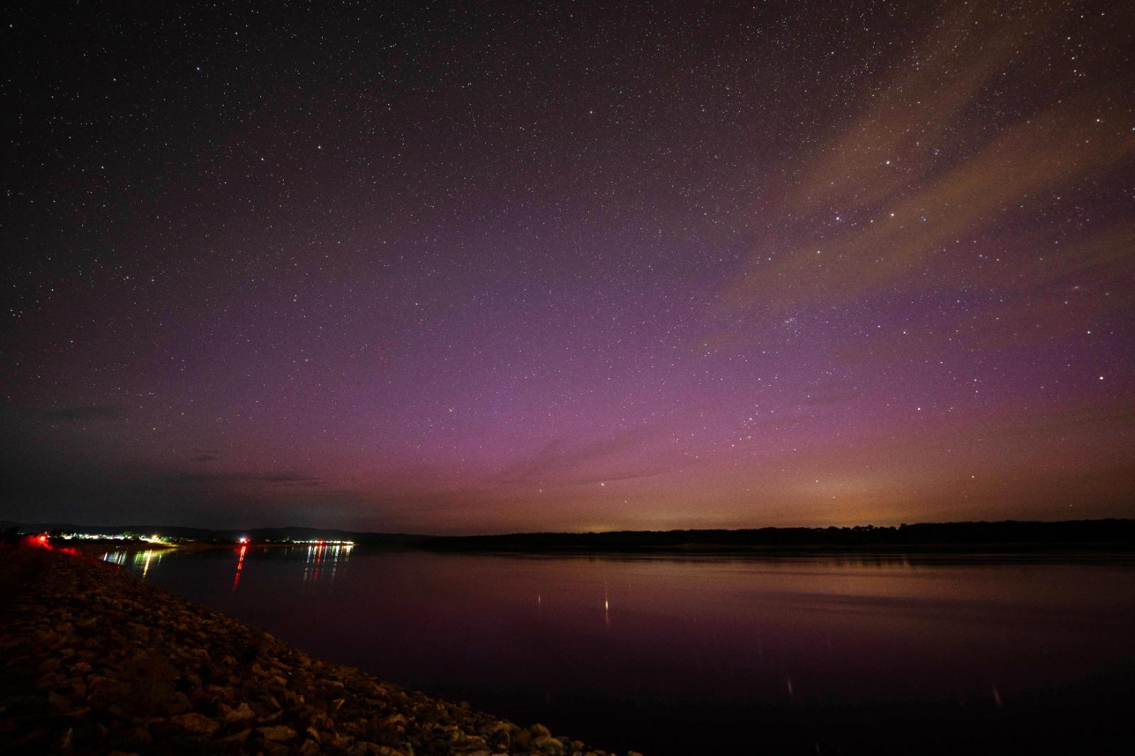 受地磁暴影響,黑龍江出現粉紅色及紫色極光。(新華社)
