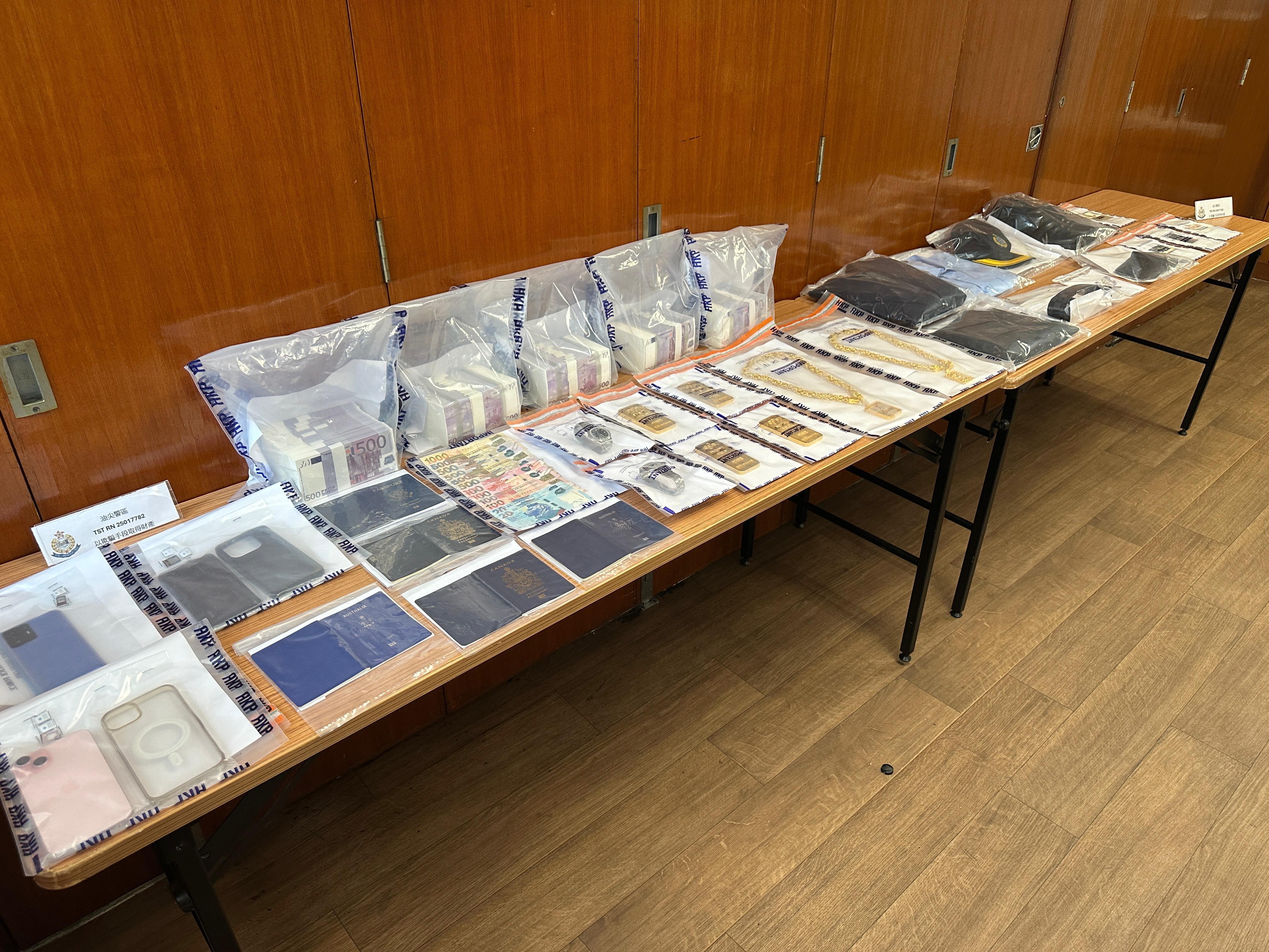 人員檢獲大批證物。