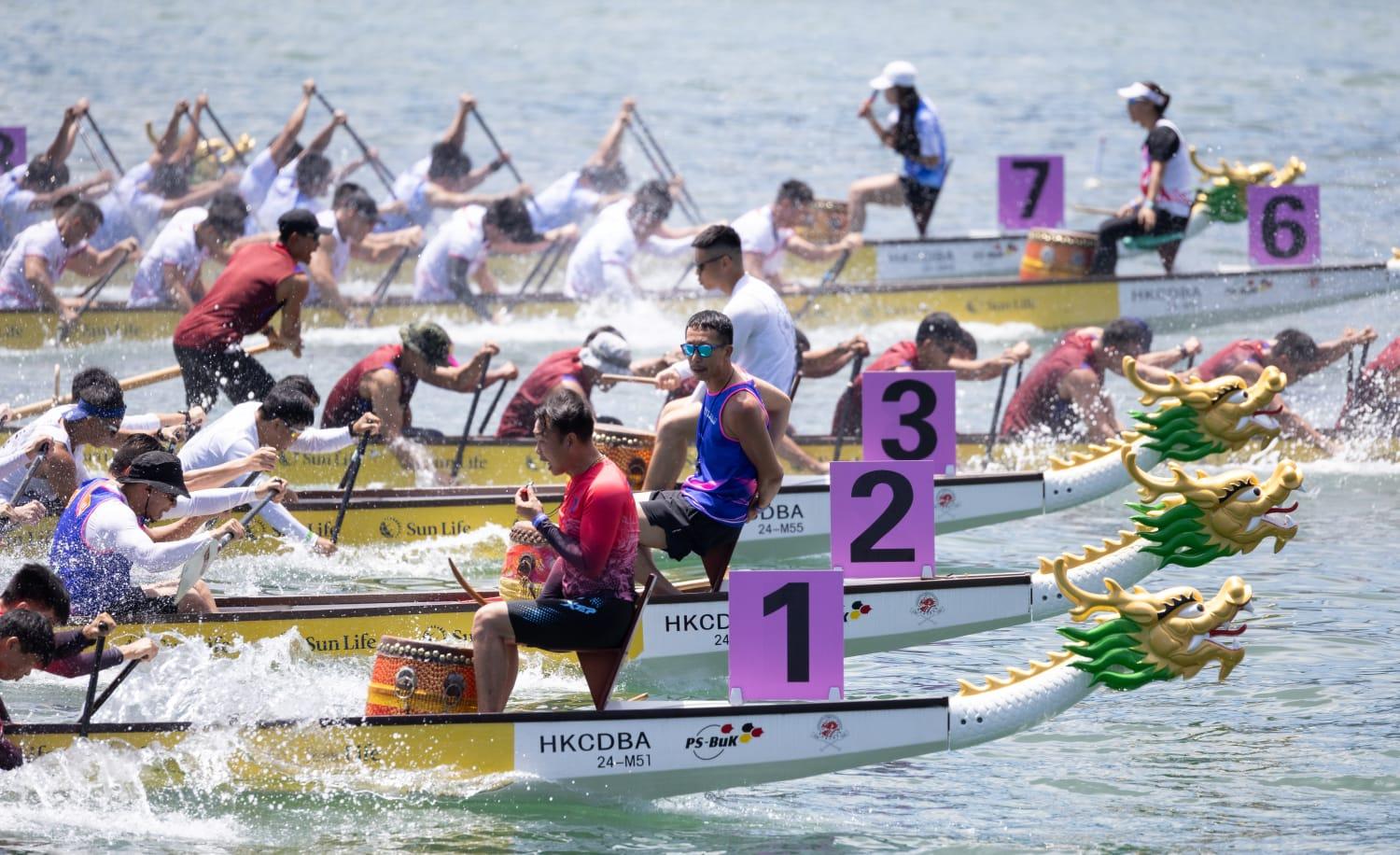 旅發局「永明香港國際龍舟邀請賽」一連兩日在維港上演 。(蘇文傑攝)