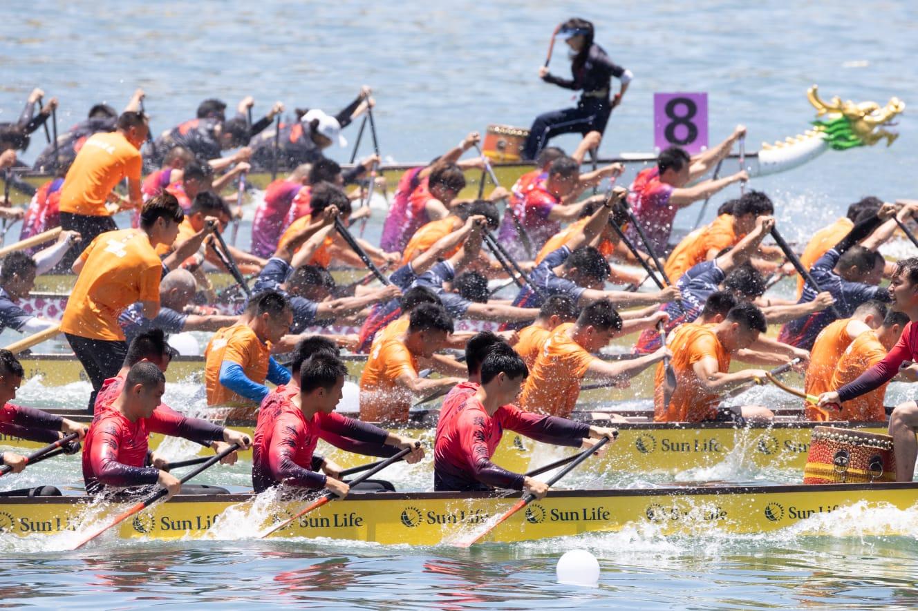 旅發局「永明香港國際龍舟邀請賽」一連兩日在維港上演 。(蘇文傑攝)