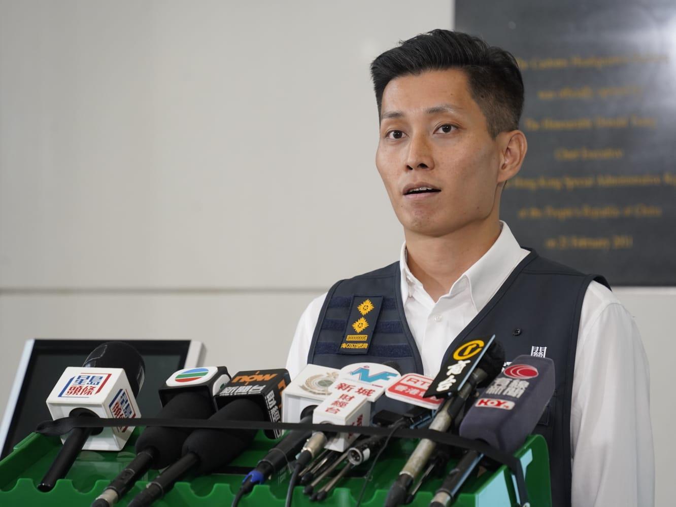 海關版權及商標調查科高級調查主任吳家俊。(歐迪栢攝)