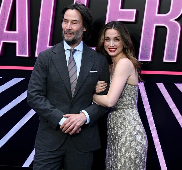 宣傳《芭蕾殺姬》時翹實奇洛李維斯手臂,這個女人不簡單。