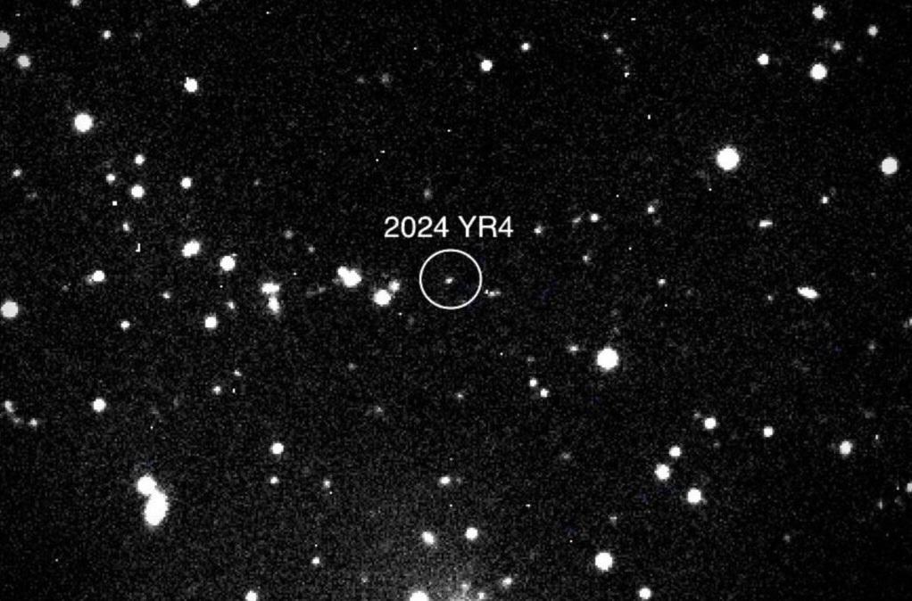 太空望遠鏡拍到小行星「2024 YR4」。(互聯網)