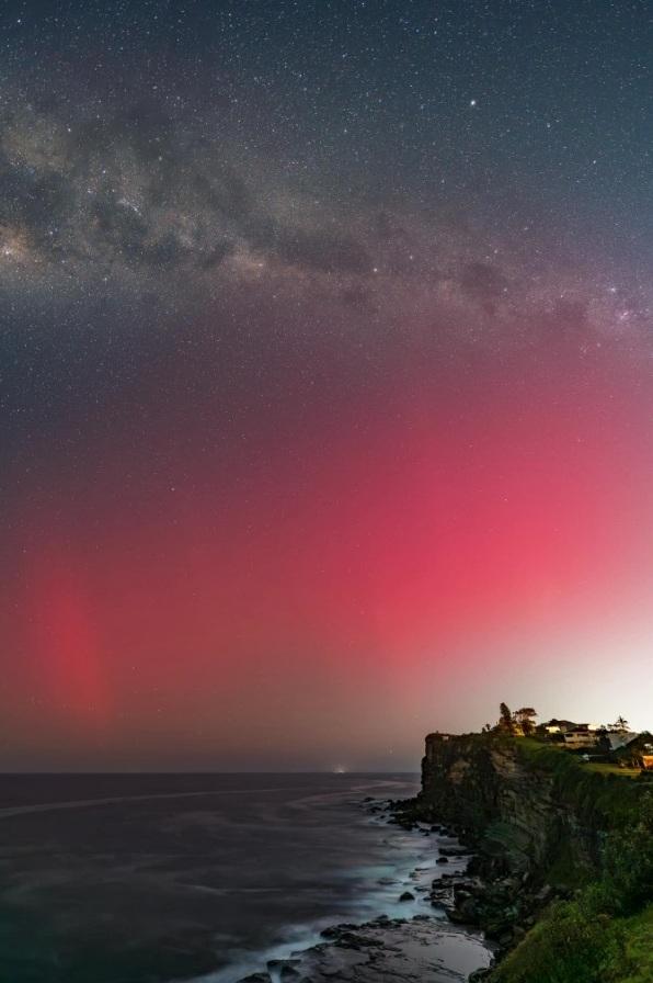 網民分享澳洲新南威爾士極光美景。(互聯網)