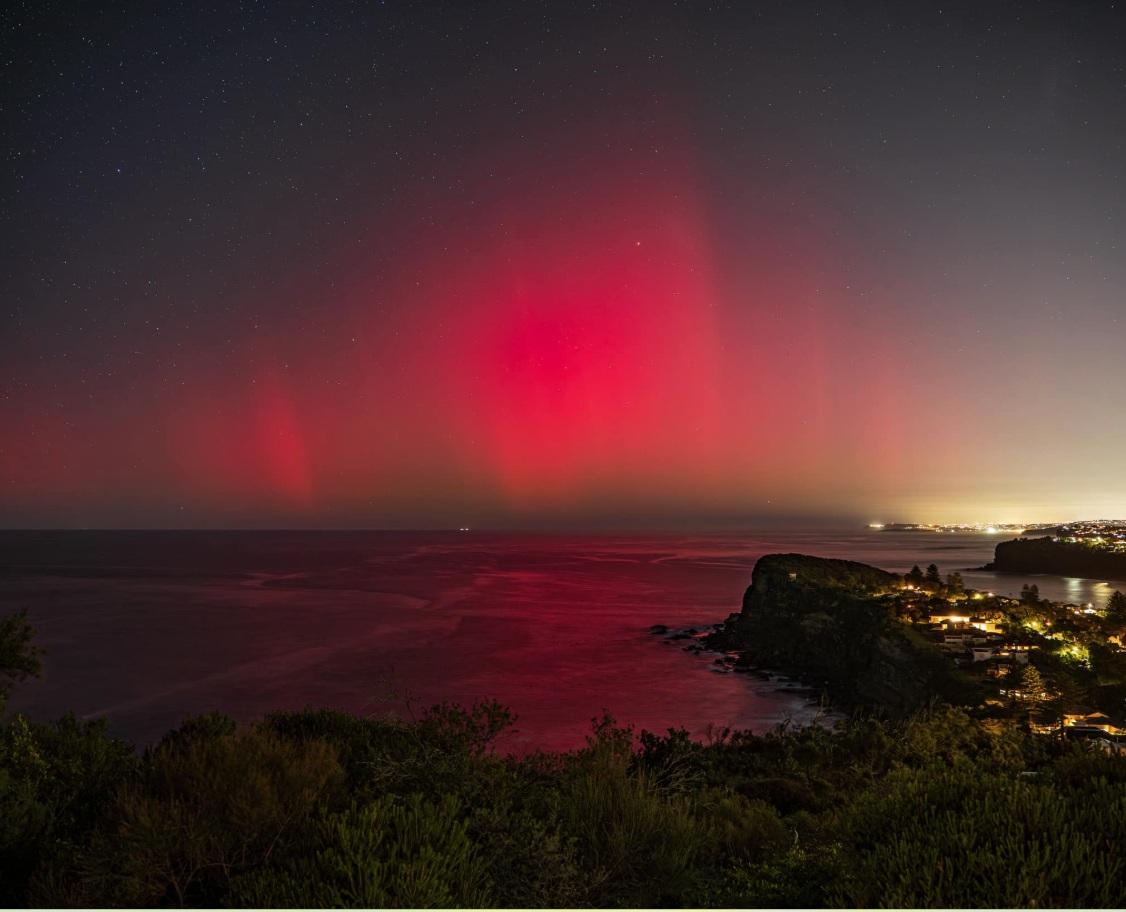 網民分享澳洲新南威爾士極光美景。(互聯網)