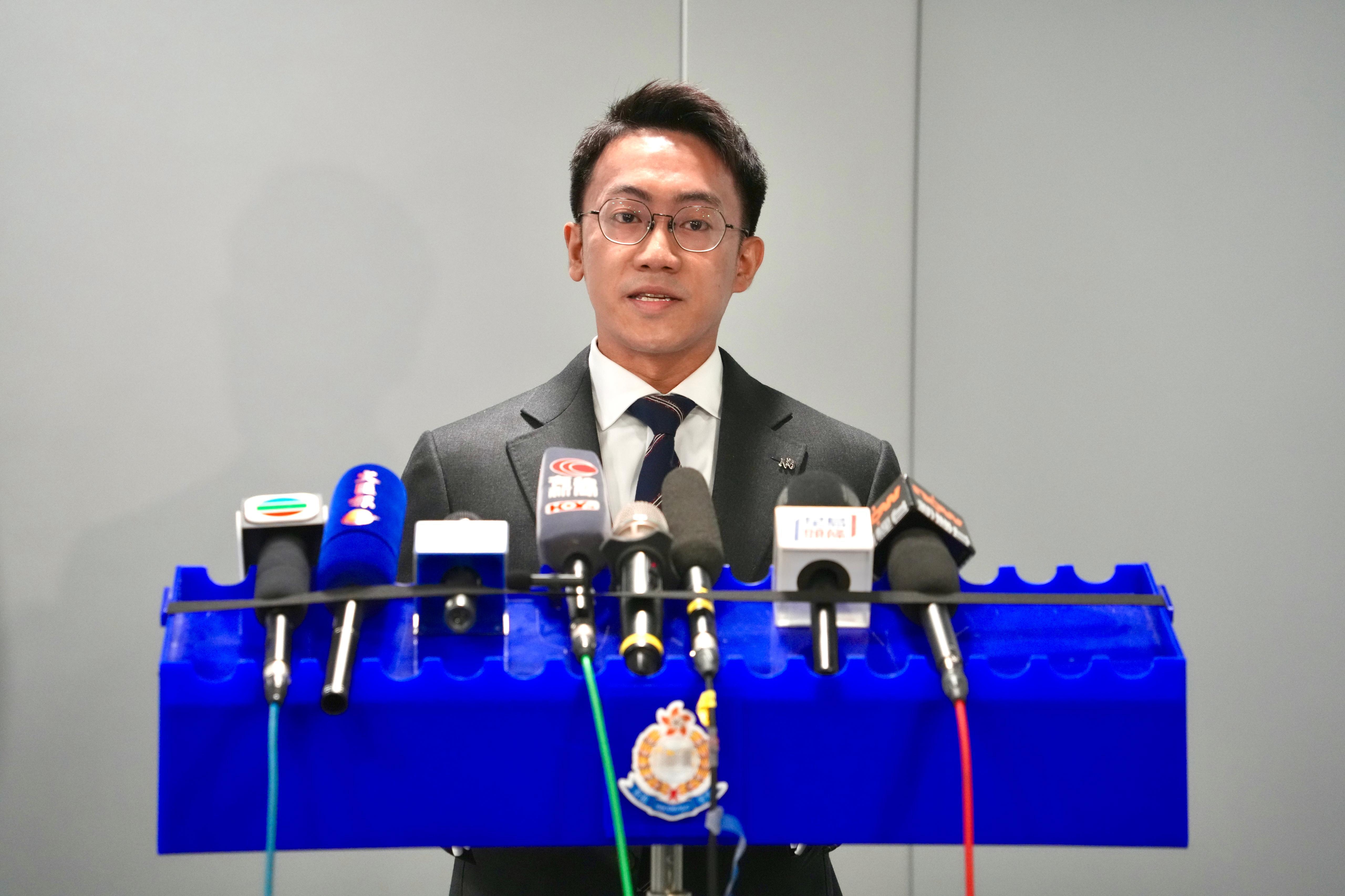 警隊毒品調查科行動組偵緝督察吳嘉煒講述案情。