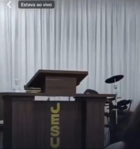 跪地禱告。(互聯網)