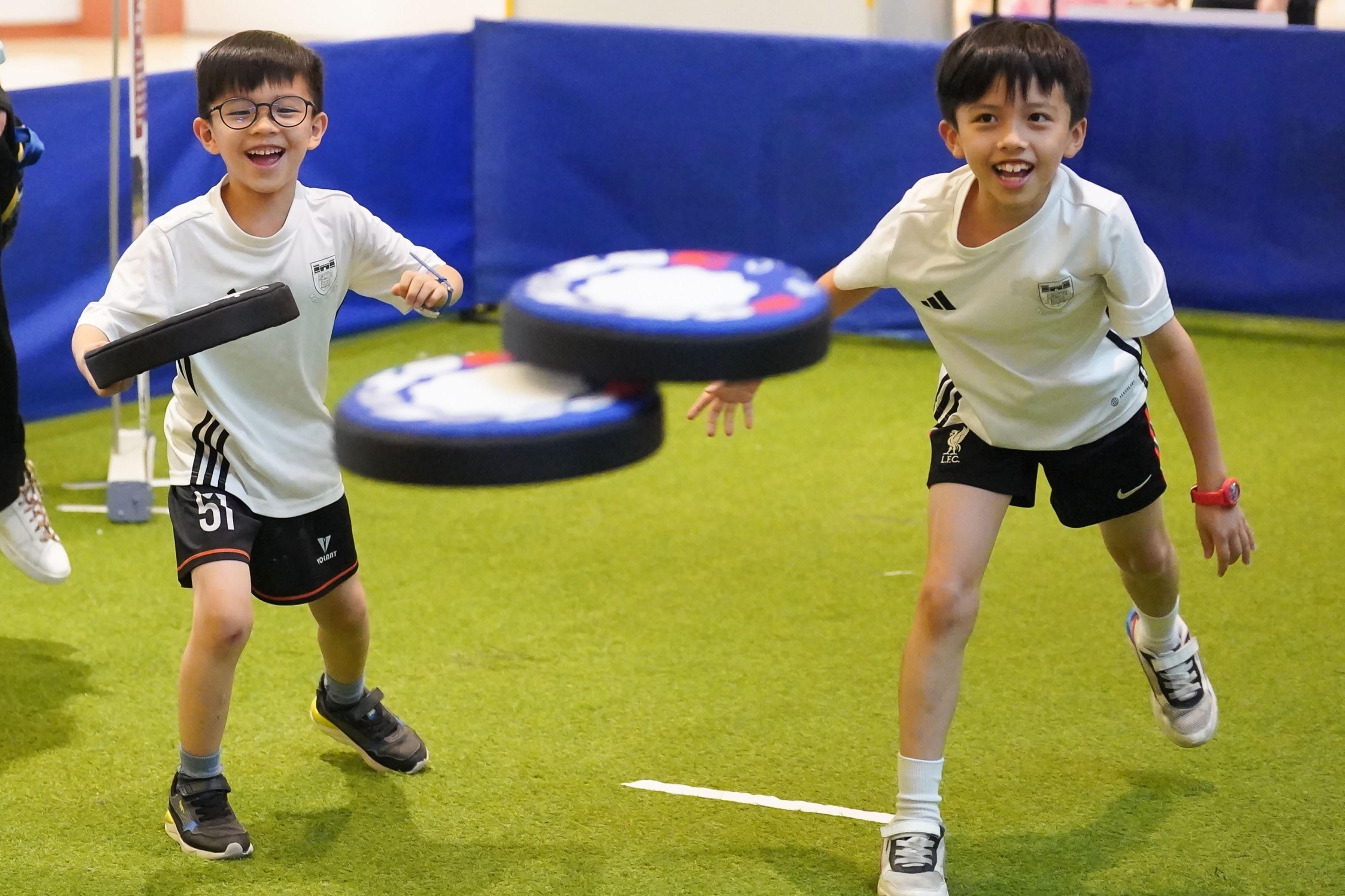 參加者可認識及體驗飛盤及躲避盤這兩項新興運動