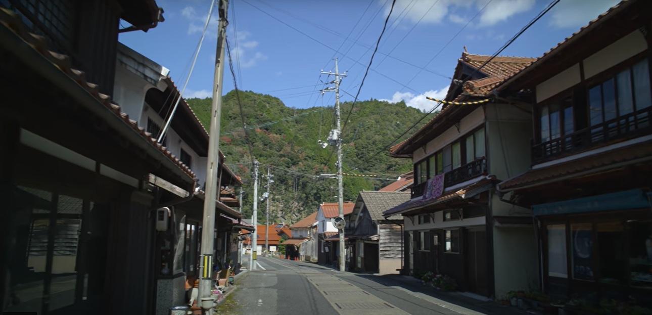 根據氣象台觀測,山口縣微型地震主要集中在萩市與阿武町交界處,3、4月份多發生在萩市一帶。圖為山口縣荻市一處街道。(互聯網)