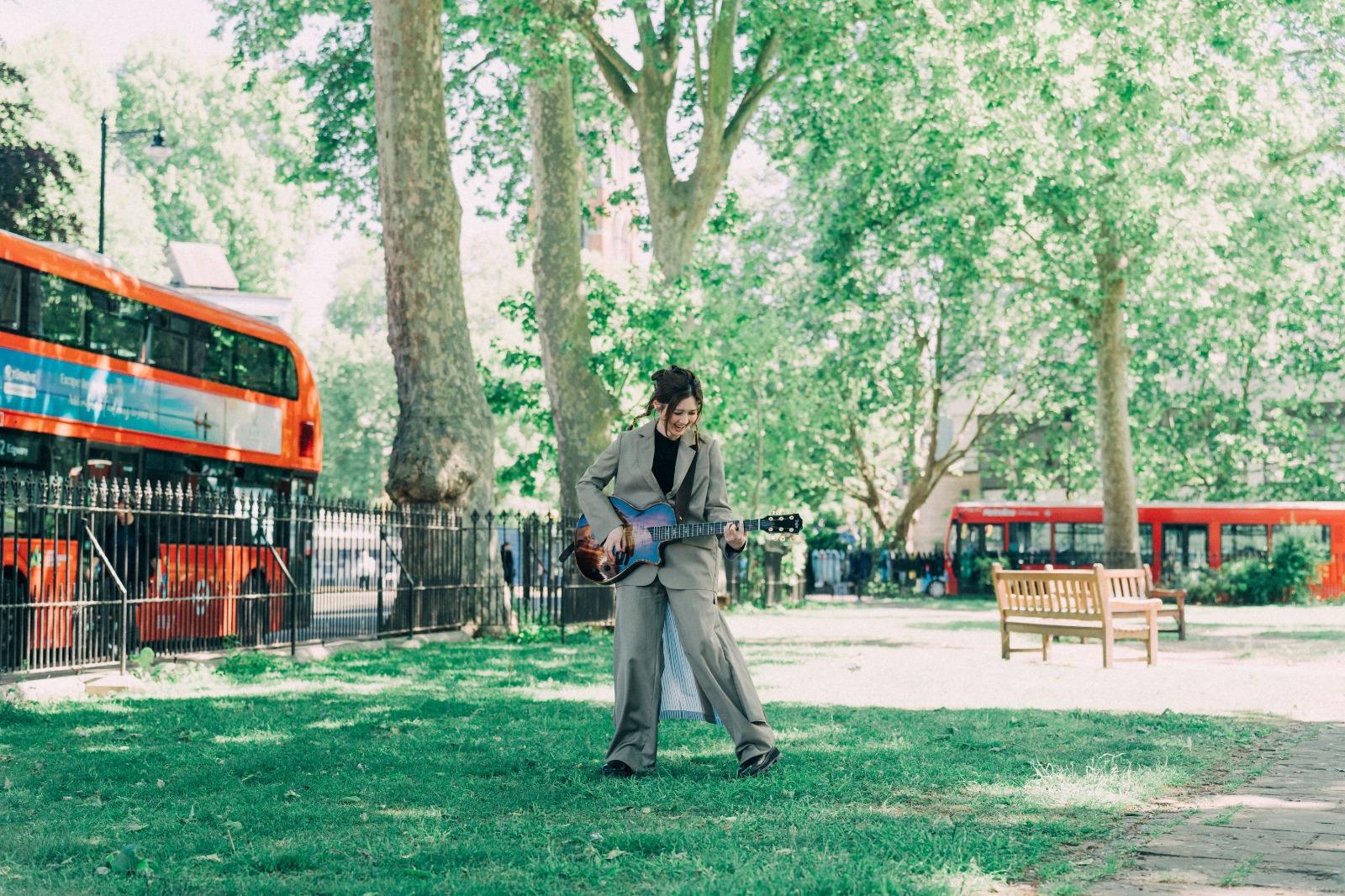 黃妍推出全新歌曲《叫吧!大笨蛋》。