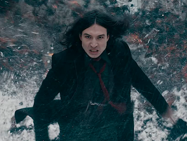 艾薩米勒(Ezra Miller)在《怪獸與牠們的產地》演活陰鬱暴烈角色的神髓。