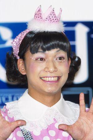 前日本組合SMAP成員香取慎吾反串成的「慎吾媽媽」相當入屋。