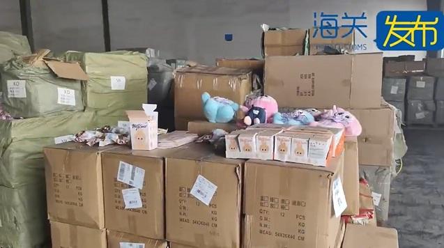 寧波海關檢獲大批冒牌Labubu商品。(互聯網)