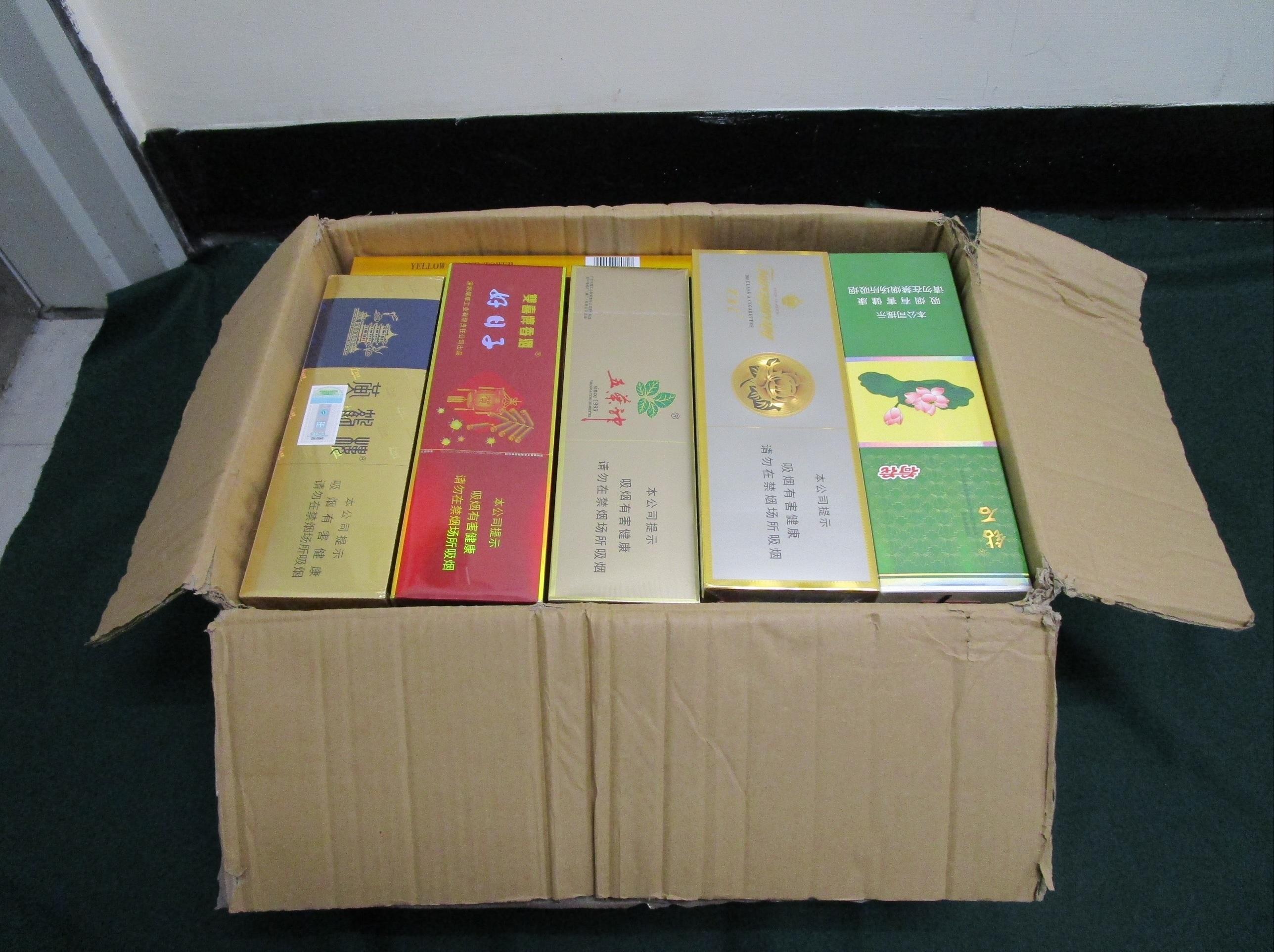 3人攜帶逾3萬支未完稅香煙入境。