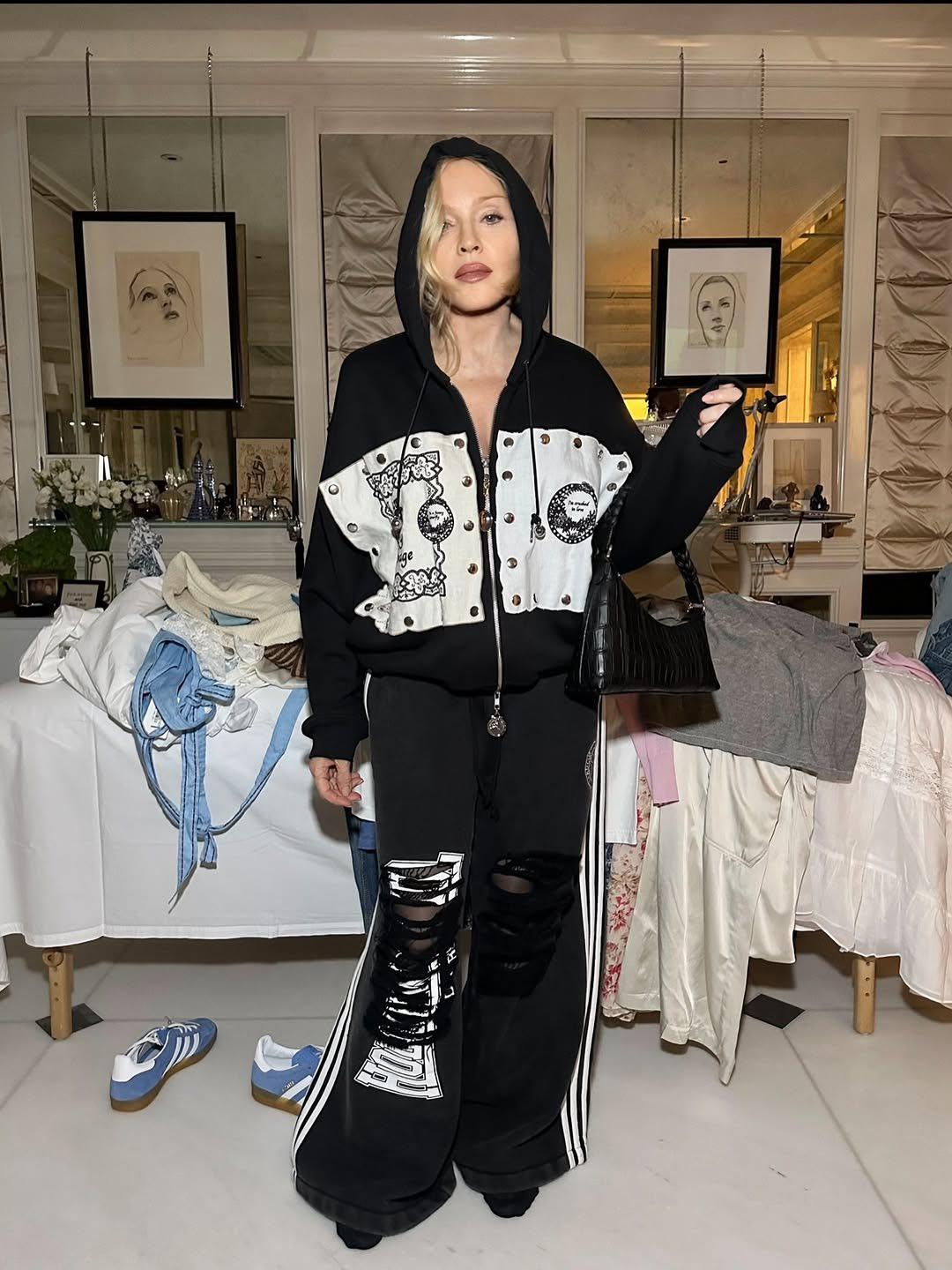 Hip hop打扮的娜姐。