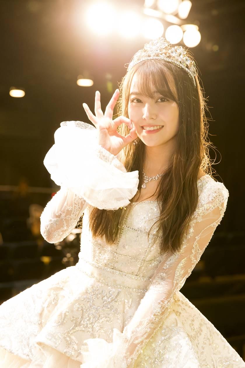 白間美瑠於2021年從NMB畢業,結束11年的偶像生涯。