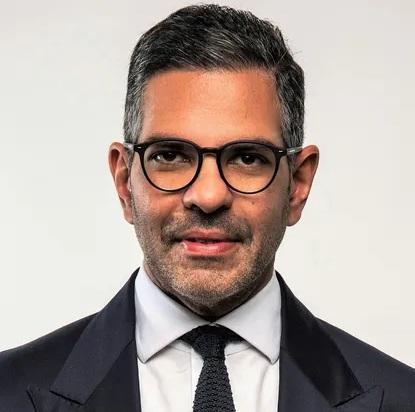 卡普爾是印度富豪,是汽車零件商「Sona Comstar」董事長。(互聯網)