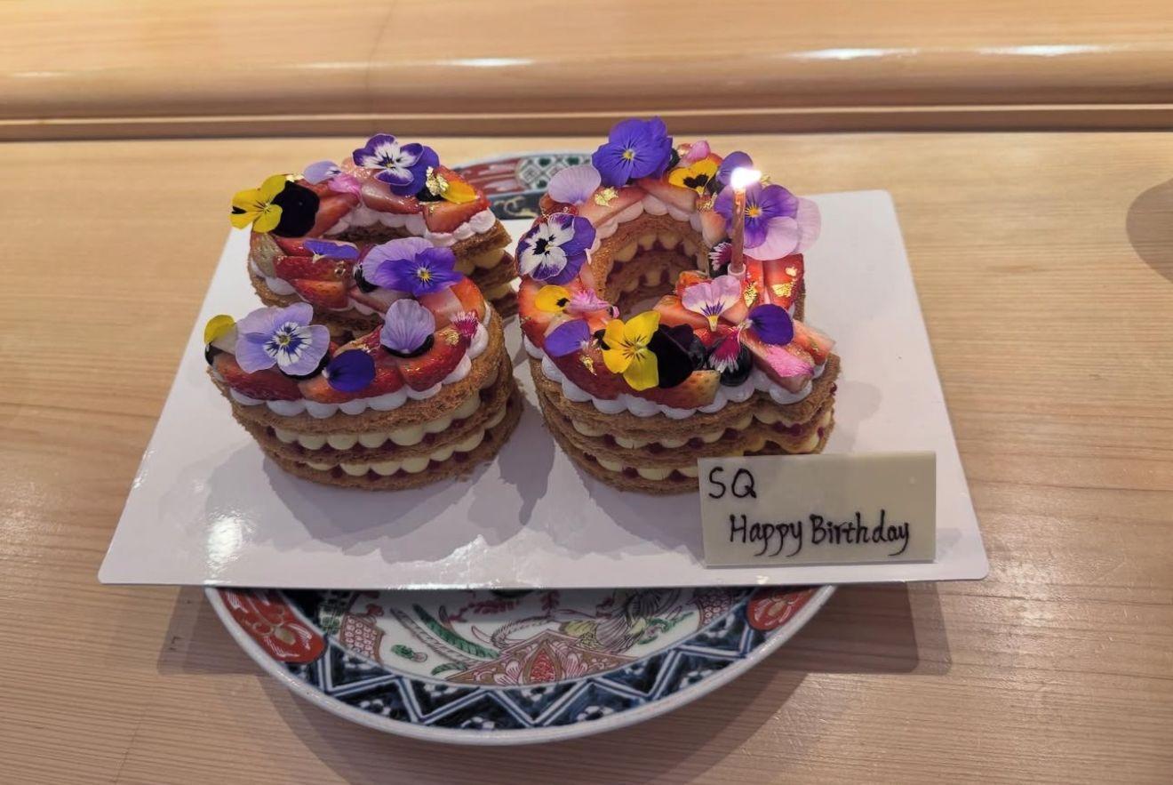 早前特製舒淇的SQ字母生日拿破崙,舒淇更在IG開心分享。(相片來源:舒淇IG@sqwhat)