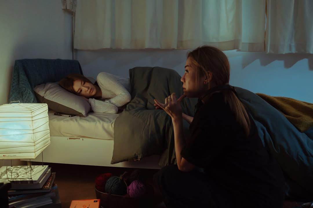 陳蕾自爆拍《求救的勇氣》MV時哭不出來,聽了彭秀慧分享心事後,才觸爆喊。(IG@Pantherchan)