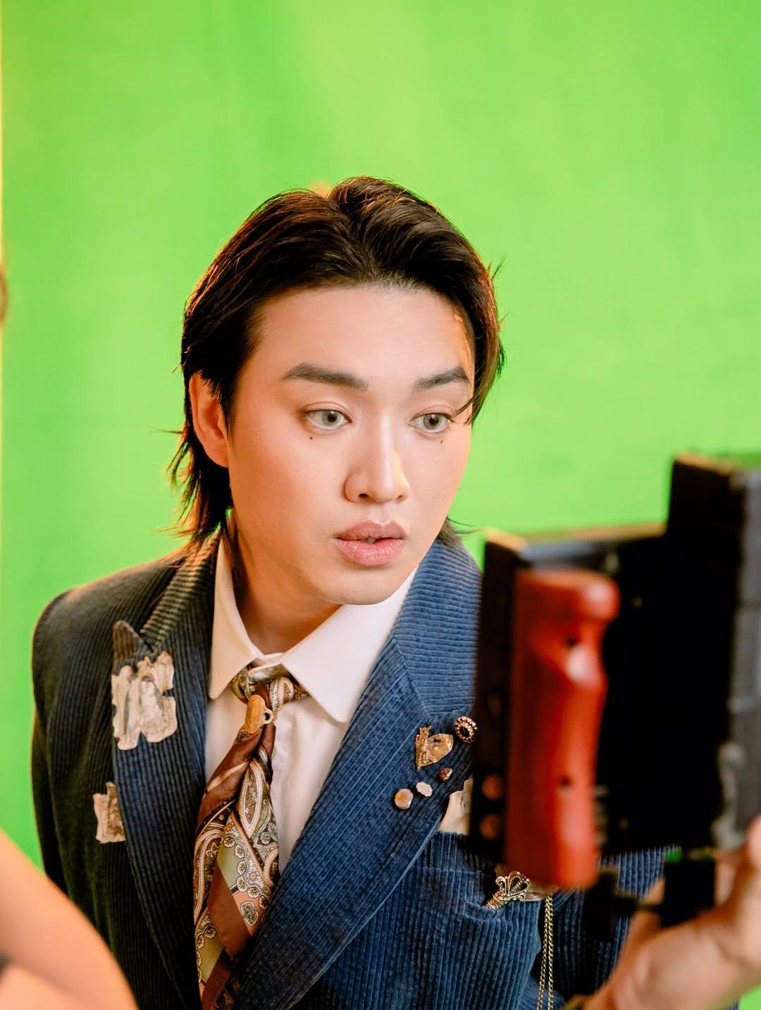 Jer柳應廷在社交平台分享新歌《大人之後》MV花絮照片。(IG@Jeremylaous)