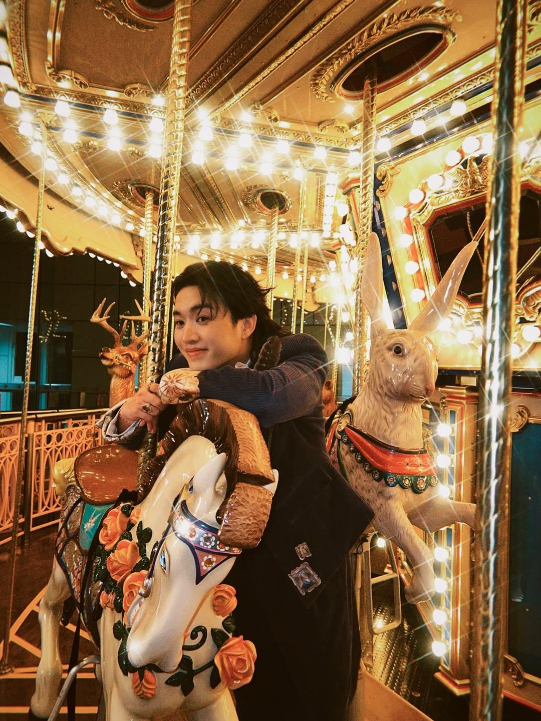 「柳三歲」Jer柳應廷自言小時候無懼玩跳樓機。(IG@Jeremylaous)