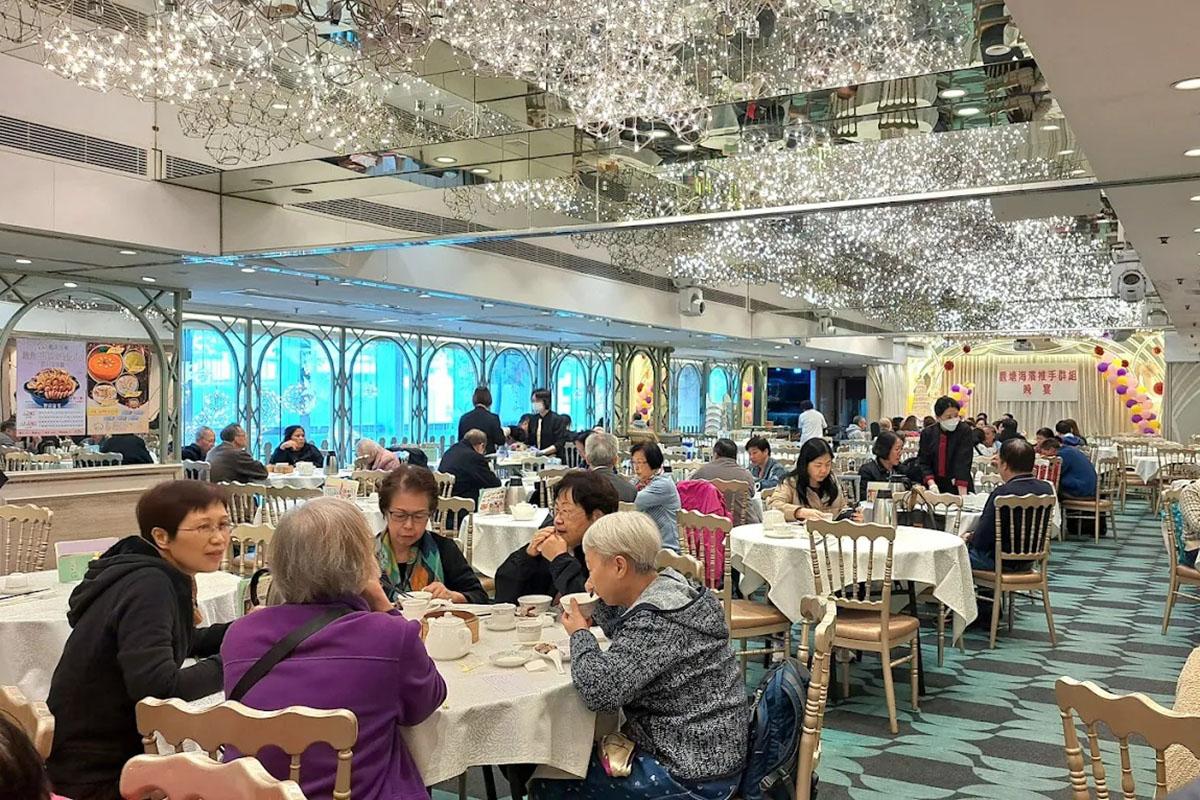 觀塘一間酒樓在結業當日,老闆筵開3席結業飯宴請員工。(網上圖片)