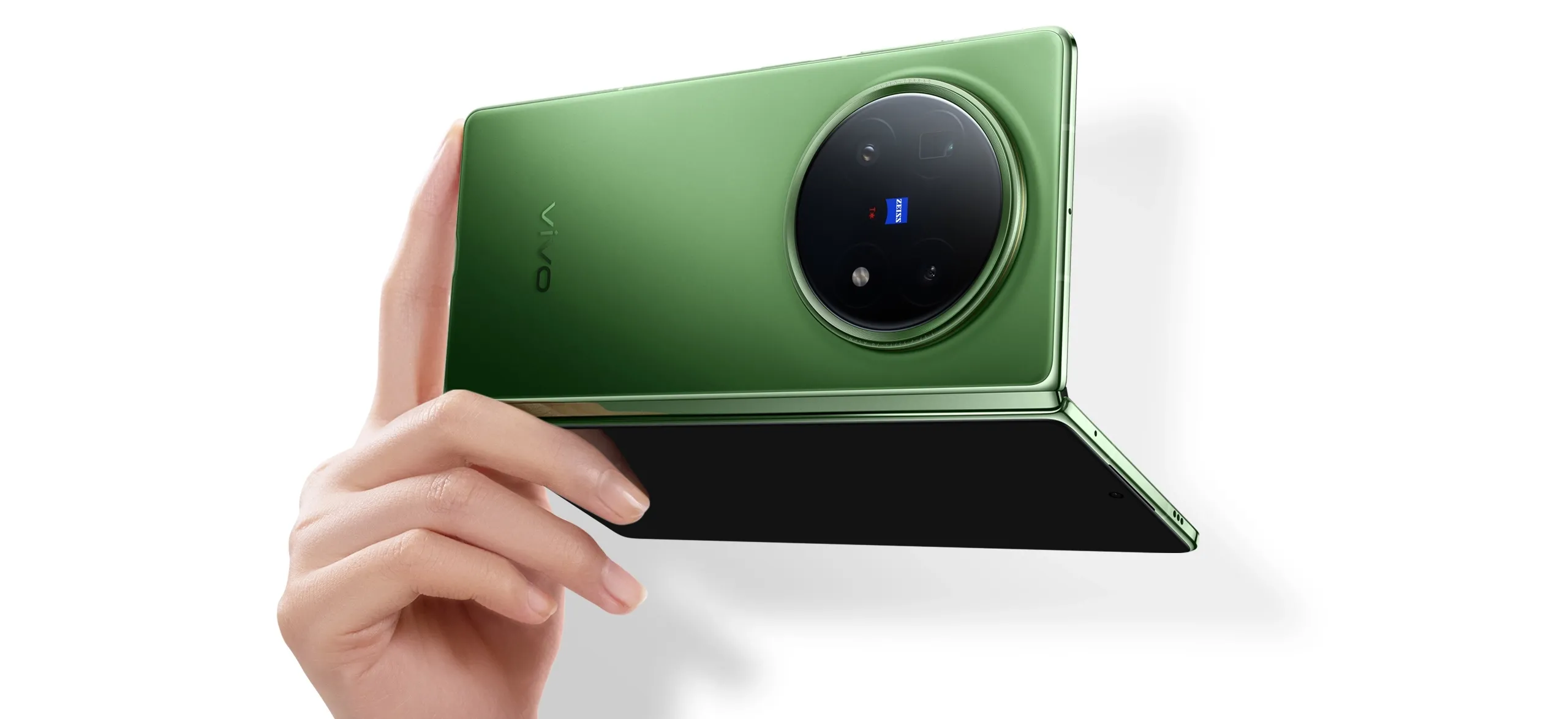 vivo X Fold5 3鏡攝影系統有50MP蔡司超級長焦、50MP超廣角及50MP主攝。