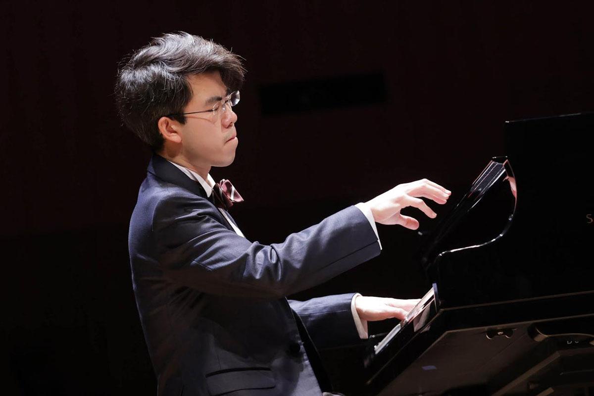 沈靖韜躋身決賽後成功奪冠。(范克萊本國際鋼琴賽網站)