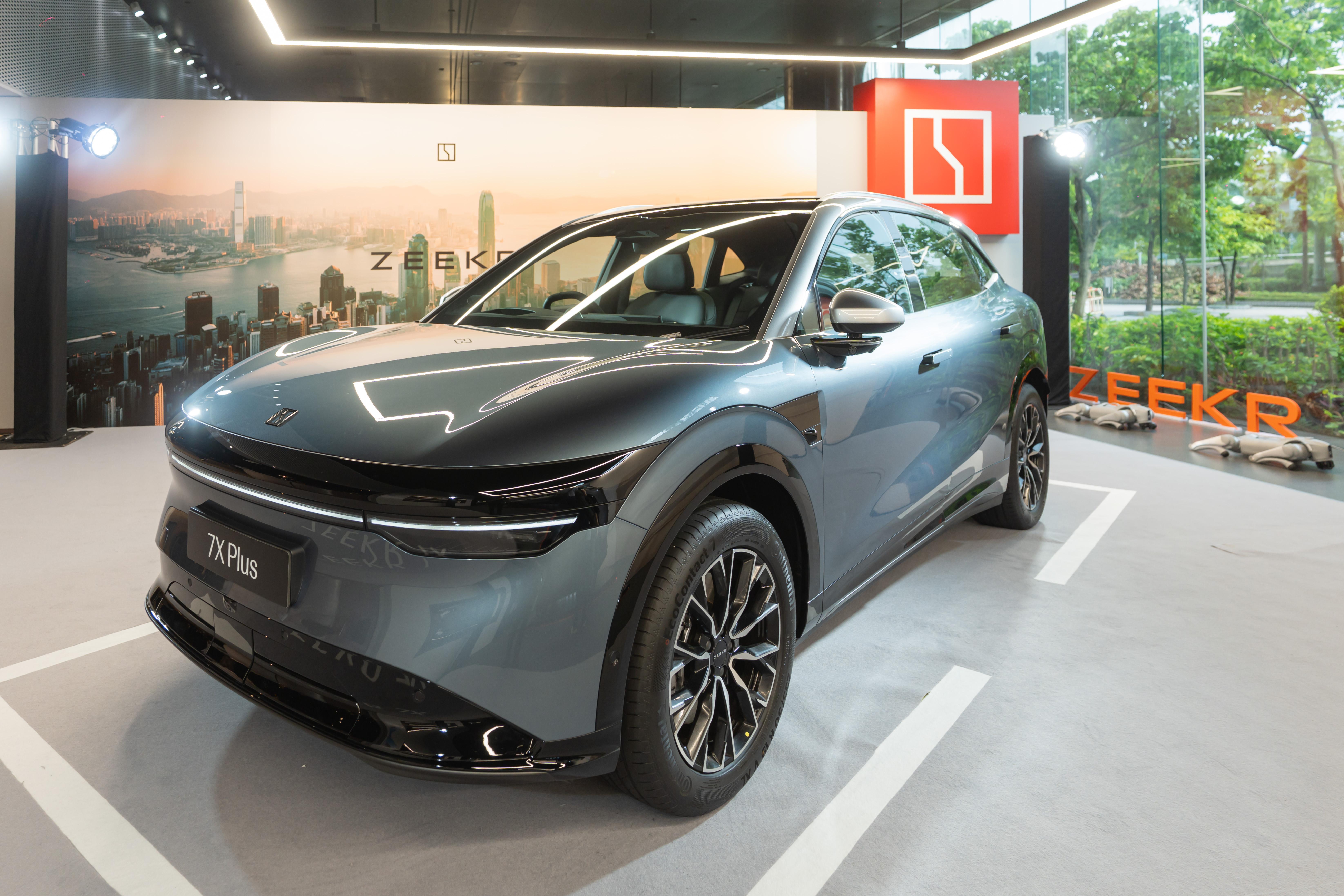 電動車|Zeekr 7X的蚌式前艙蓋及流線型車身。