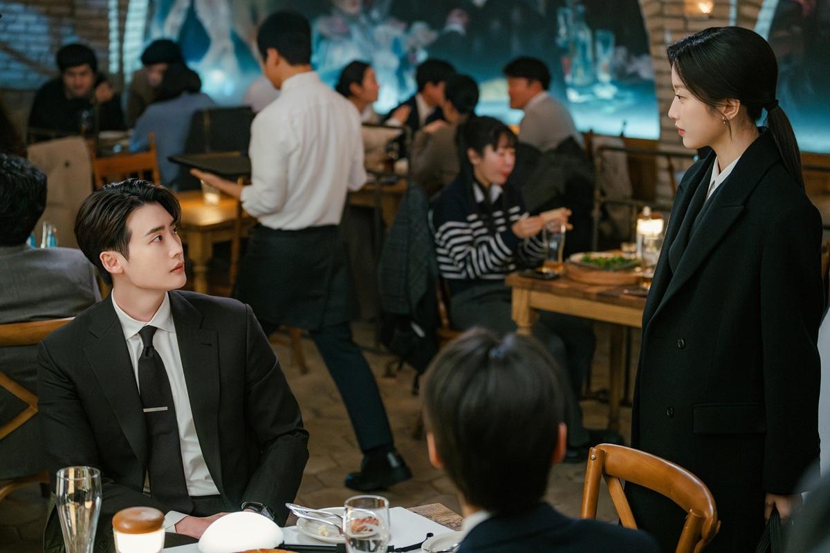 由李鍾碩、文佳煐首度合作主演的全新律政職場韓劇《瑞草洞》