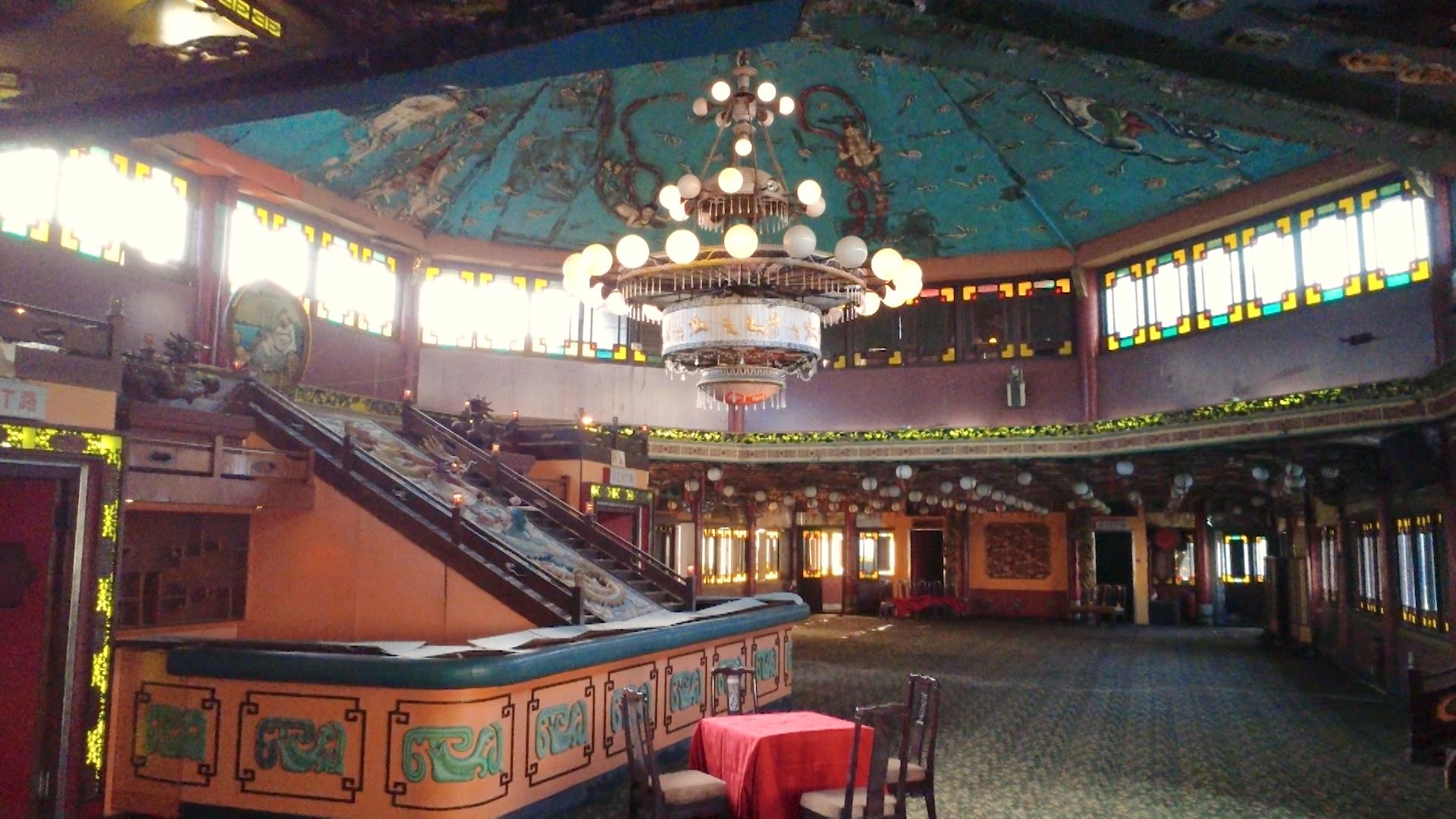 「太白海鮮舫」雖已停業,卻仍保持著當年的裝潢。