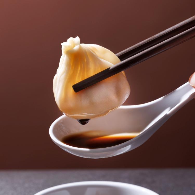 應屆DSE考生美食禮遇:凡惠顧和平飯店,4人同行即送指定小籠包(4隻)。