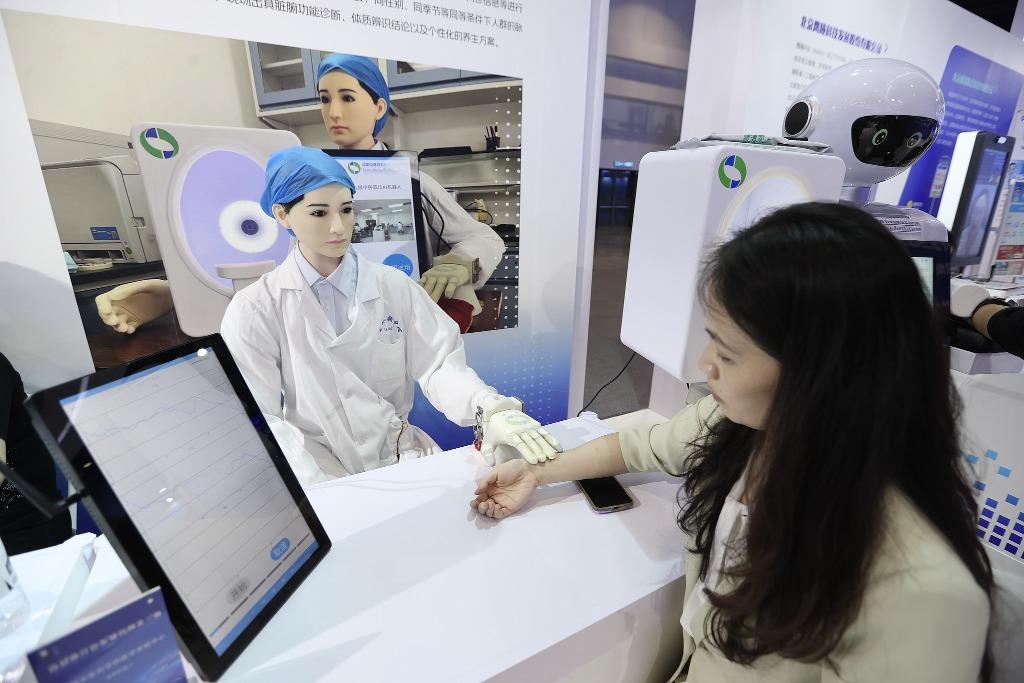 2025年5月,中醫四診AI機器人亮相北京國際科技產業博覽會。(圖片來源:視覺中國)