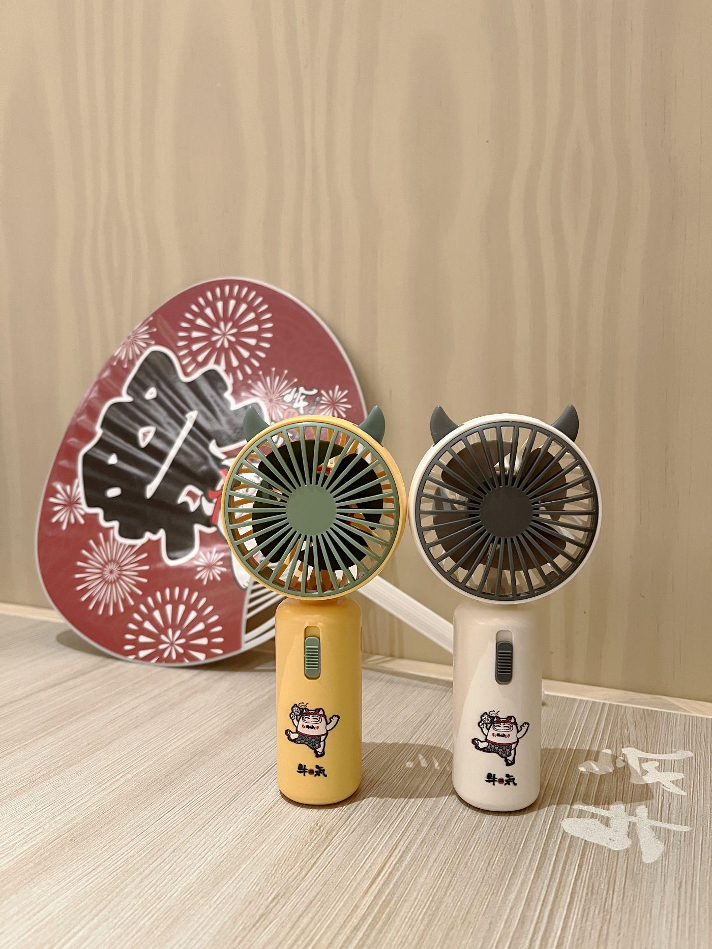 下載「嚐.高美集團」應用程式並成功註冊成為TGG會員,惠顧任何90/120分鐘放題套餐,免費獲贈限定「迷你牛気電風扇」一把。