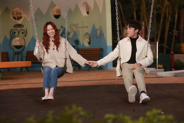 丁子朗在《妳不是她》擔正做主角,與馮盈盈合演一對戀人。