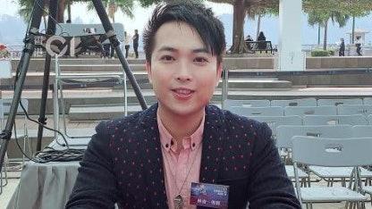 林俊一於《中年好聲音》唱《浮誇》,但其演唱風格未能討好評判,最終被foul出局。