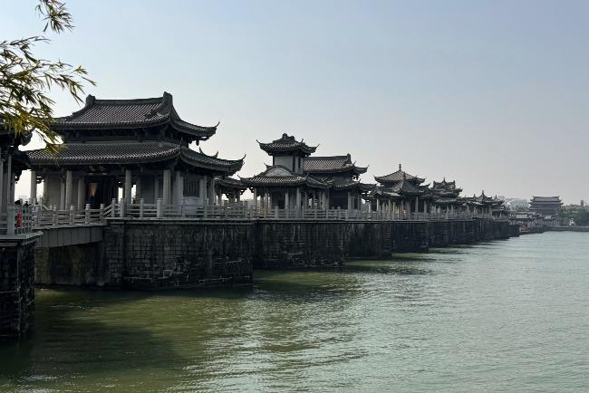 潮州廣濟橋俗稱湘子橋,始建於南宋,目前的廣濟橋是2003至2007年間按照明代樣式重修。(圖片來源:視覺中國)