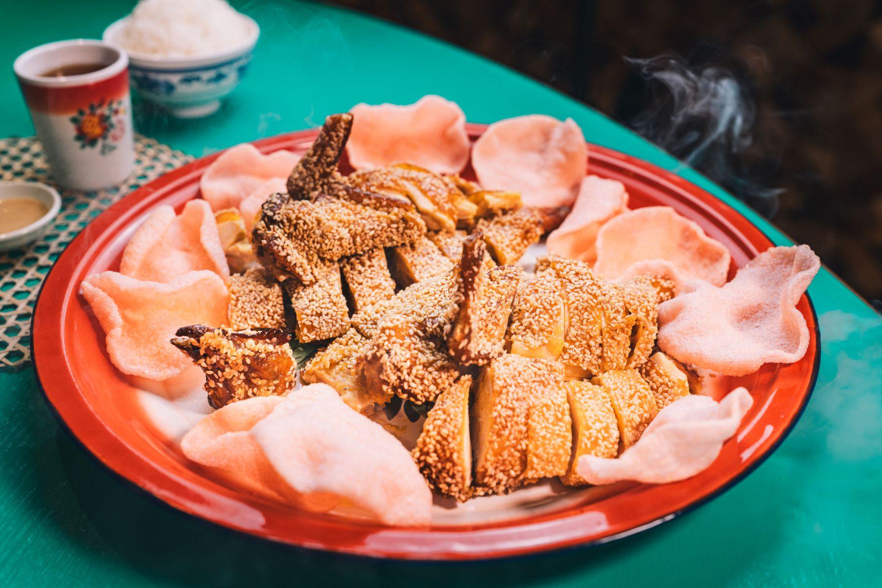 脆皮芝麻雞(半隻$188,1隻$368)