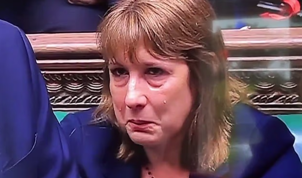 李韻晴在國會首相答問環節當眾落淚,引起各界關注。(互聯網)